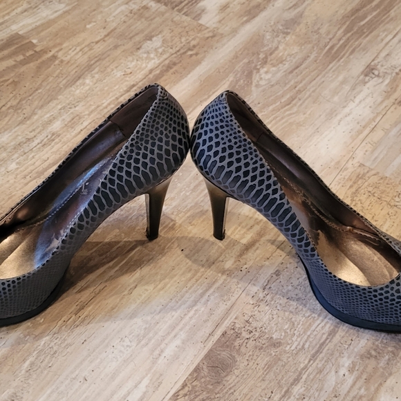 Nine West 9.5 - Picture 3 of 4